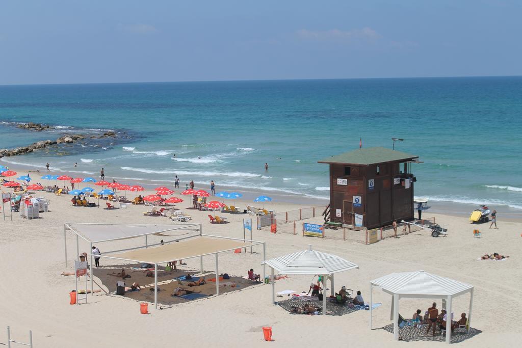 Haatzmaut Bat Yam Beach Bagian luar foto