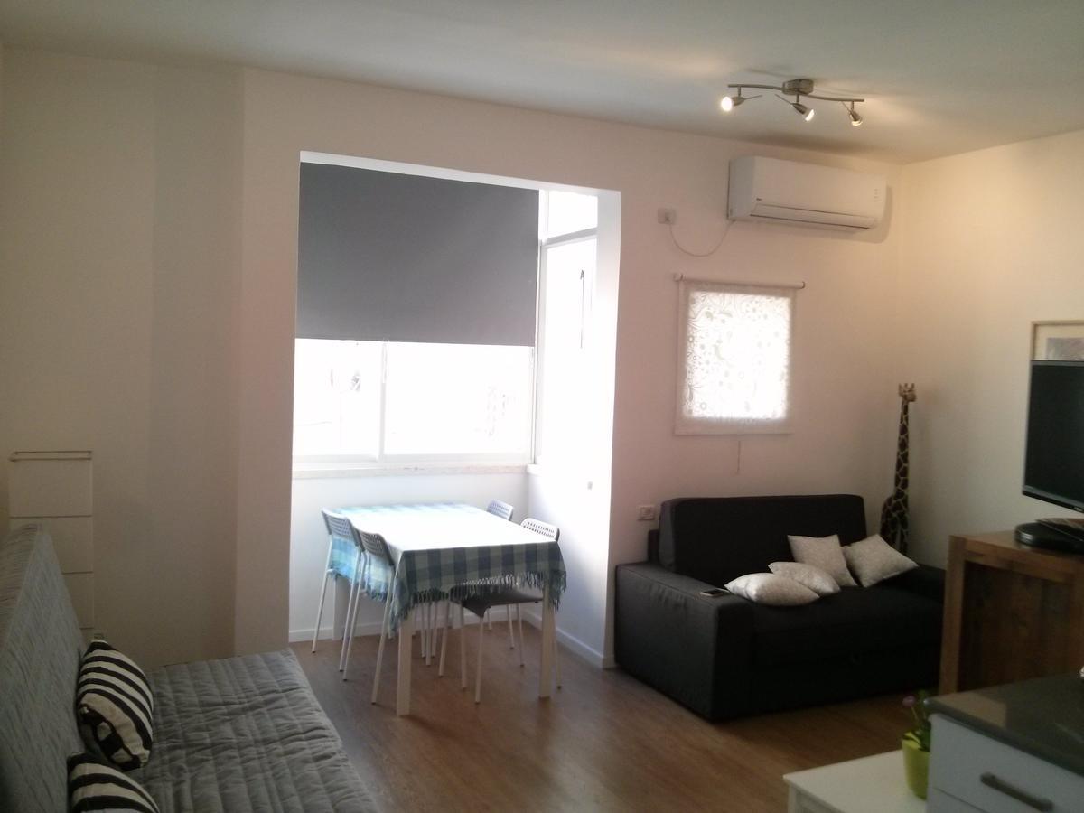Haatzmaut Bat Yam Beach Bagian luar foto